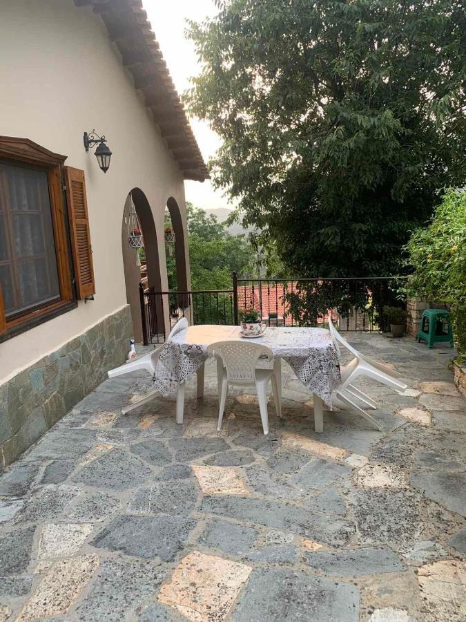 Villa Parahora Принос Екстериор снимка